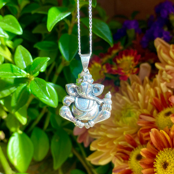 Protection Amulet: Hamsa Hand (Sterling Silver) – EVERYTHiNG SOULFuL